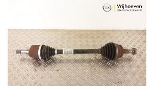 Gebruikte Cardanas links-voor (VWA) Opel Corsa F (UB/UH/UP) 1.5 CDTI 100 Prijs € 75,00 Margeregeling aangeboden door Autodemontage Vrijhoeven B.V.