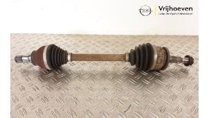 Gebruikte Aandrijfas links-voor Opel Astra K 1.6 SIDI Eco Turbo 16V Prijs € 90,00 Margeregeling aangeboden door Autodemontage Vrijhoeven B.V.