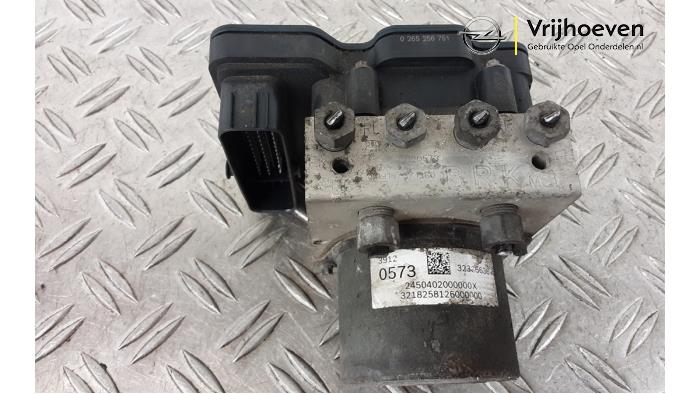 Gebruikte ABS Pomp Opel Astra K 1.6 SIDI Eco Turbo 16V Prijs € 125,00 Margeregeling aangeboden door Autodemontage Vrijhoeven B.V.
