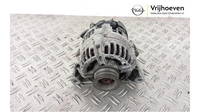 Gebruikte Dynamo Opel Agila (A) 1.0 12V Prijs € 30,00 Margeregeling aangeboden door Autodemontage Vrijhoeven B.V.