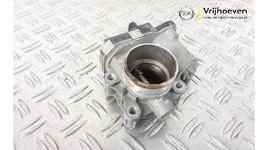 Gebruikte Gasklephuis Opel Karl 1.0 12V Prijs € 35,00 Margeregeling aangeboden door Autodemontage Vrijhoeven B.V.