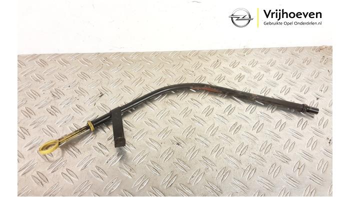 Gebruikte Olie Peilstok Opel Astra H Twin Top (L67) 1.8 16V Prijs € 15,00 Margeregeling aangeboden door Autodemontage Vrijhoeven B.V.