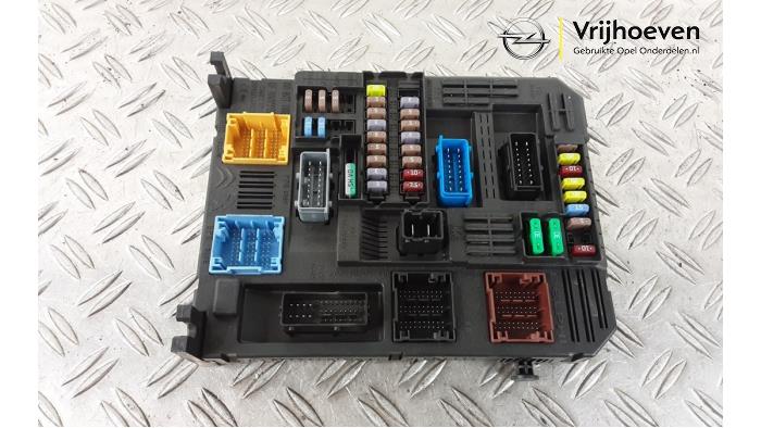 Gebruikte Module Bodycontrol Opel Grandland (X) 1.6 CDTi 120 Prijs € 100,00 Margeregeling aangeboden door Autodemontage Vrijhoeven B.V.
