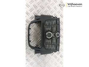 Gebruikte Radiobedienings paneel Opel Meriva 1.4 16V Ecotec Prijs € 50,00 Margeregeling aangeboden door Autodemontage Vrijhoeven B.V.