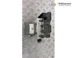 Gebruikte ABS Pomp Opel Grandland (X) 1.2 Turbo 12V Prijs € 150,00 Margeregeling aangeboden door Autodemontage Vrijhoeven B.V.