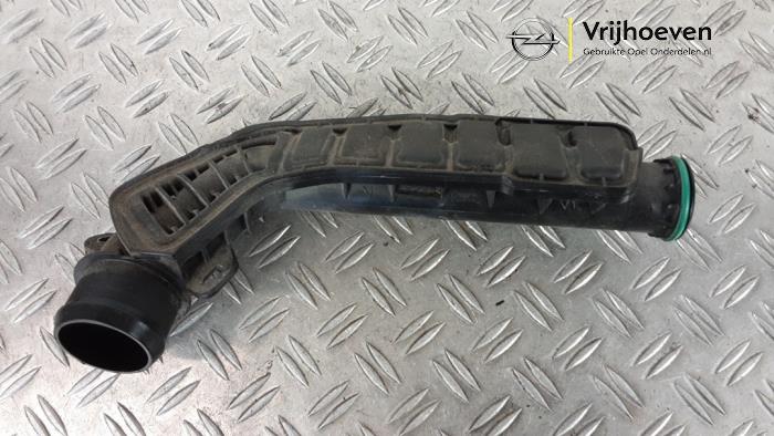 Gebruikte Intercooler Buis Opel Grandland (X) 1.2 Turbo 12V Prijs € 25,00 Margeregeling aangeboden door Autodemontage Vrijhoeven B.V.