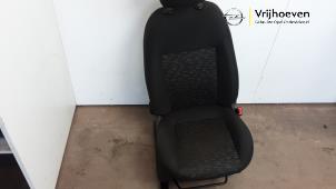 Gebruikte Stoel rechts Opel Combo 1.3 CDTI 16V ecoFlex Prijs € 100,00 Margeregeling aangeboden door Autodemontage Vrijhoeven B.V.