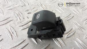 Gebruikte Handrem schakelaar Opel Insignia 1.6 CDTI 16V Prijs € 15,00 Margeregeling aangeboden door Autodemontage Vrijhoeven B.V.