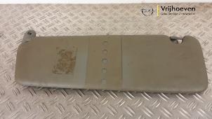 Gebruikte Zonneklep Opel Vivaro 1.9 DI Prijs € 40,00 Margeregeling aangeboden door Autodemontage Vrijhoeven B.V.