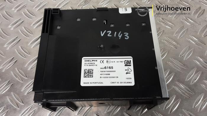 Gebruikte Radio module Opel Astra K Sports Tourer 1.6 CDTI 110 16V Prijs € 90,00 Margeregeling aangeboden door Autodemontage Vrijhoeven B.V.