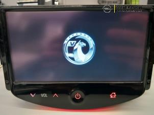 Gebruikte Radio module Opel Adam 1.4 16V Prijs € 250,00 Margeregeling aangeboden door Autodemontage Vrijhoeven B.V.