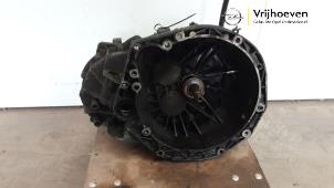 Gebruikte Versnellingsbak Opel Vivaro 1.9 DI Prijs € 400,00 Margeregeling aangeboden door Autodemontage Vrijhoeven B.V.