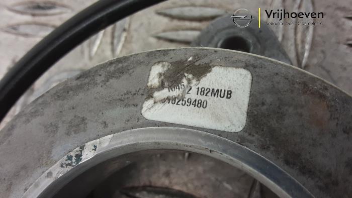 Spanner multiriem van een Opel Astra L (F3/FB/FM/FP) 1.6 Plug-in Hybrid Turbo 16V 2022