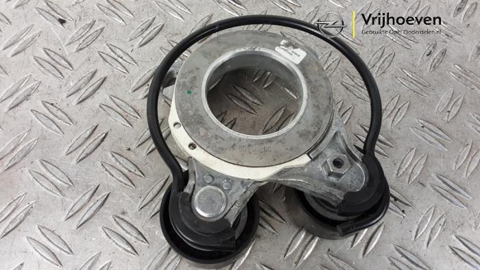 Spanner multiriem van een Opel Astra L (F3/FB/FM/FP) 1.6 Plug-in Hybrid Turbo 16V 2022