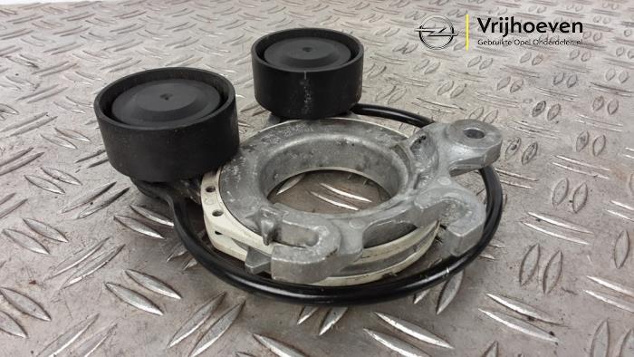 Spanner multiriem van een Opel Astra L (F3/FB/FM/FP) 1.6 Plug-in Hybrid Turbo 16V 2022