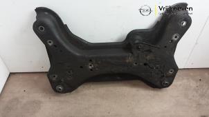 Gebruikte Subframe Opel Vivaro 1.9 DI Prijs € 50,00 Margeregeling aangeboden door Autodemontage Vrijhoeven B.V.