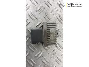 Gebruikte Gloeirelais Opel Vivaro 1.9 DI Prijs € 10,00 Margeregeling aangeboden door Autodemontage Vrijhoeven B.V.