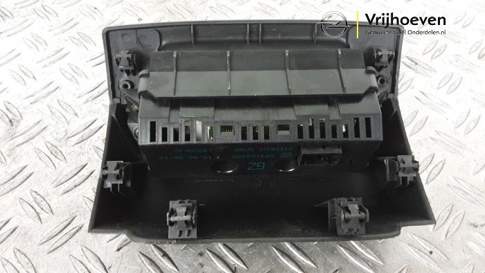 Display Interieur van een Opel Vivaro 1.9 DI 2006