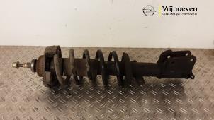 Gebruikte Mac Phersonpoot rechts-voor Opel Vivaro 1.9 DI Prijs € 35,00 Margeregeling aangeboden door Autodemontage Vrijhoeven B.V.