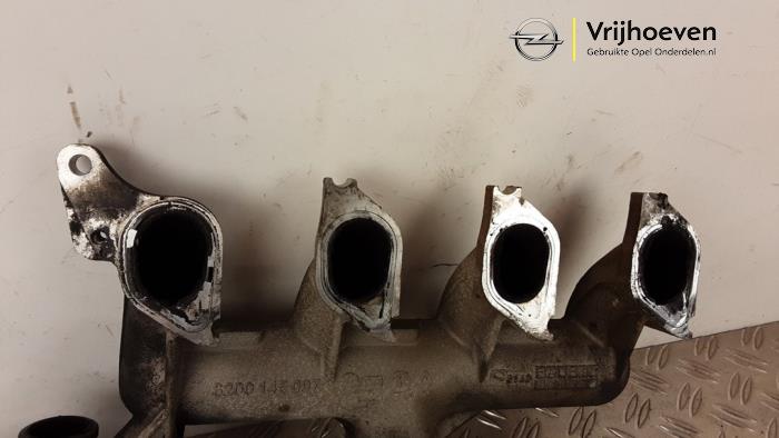 Inlaatspruitstuk van een Opel Vivaro 1.9 DI 2006