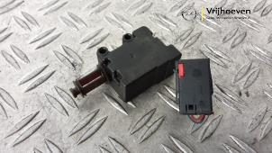 Gebruikte Motor Centrale Deurvergrendeling Opel Meriva 1.6 16V Prijs € 30,00 Margeregeling aangeboden door Autodemontage Vrijhoeven B.V.