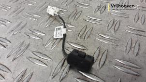 Gebruikte Microfoon Opel Astra L (F3/FB/FM/FP) 1.6 Plug-in Hybrid Turbo 16V Prijs € 20,00 Margeregeling aangeboden door Autodemontage Vrijhoeven B.V.