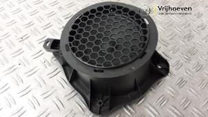 Gebruikte Luidspreker Opel Astra L (F3/FB/FM/FP) 1.6 Plug-in Hybrid Turbo 16V Prijs € 25,00 Margeregeling aangeboden door Autodemontage Vrijhoeven B.V.