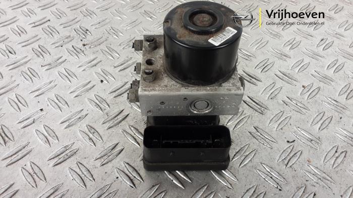 Gebruikte ABS Pomp Opel Astra H SW (L35) 1.7 CDTi 16V Prijs € 200,00 Margeregeling aangeboden door Autodemontage Vrijhoeven B.V.