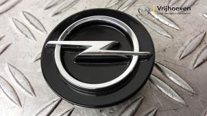 Gebruikte Naafkapje Opel Astra L (F3/FB/FM/FP) 1.6 Plug-in Hybrid Turbo 16V Prijs € 15,00 Margeregeling aangeboden door Autodemontage Vrijhoeven B.V.