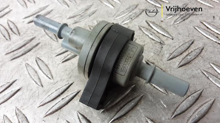 Gebruikte Evap klep Opel Crossland (X) 1.2 Turbo 12V Prijs € 15,00 Margeregeling aangeboden door Autodemontage Vrijhoeven B.V.