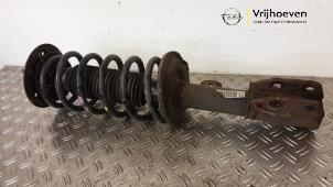 Gebruikte Mac Phersonpoot links-voor Opel Antara (LA6) 2.4 16V 4x4 Prijs € 40,00 Margeregeling aangeboden door Autodemontage Vrijhoeven B.V.