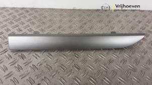 Gebruikte Dashboard sierlijst Opel Antara (LA6) 2.4 16V 4x4 Prijs € 25,00 Margeregeling aangeboden door Autodemontage Vrijhoeven B.V.