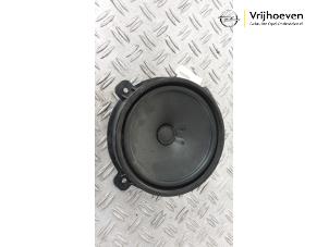 Gebruikte Luidspreker Opel Antara (LA6) 2.4 16V 4x4 Prijs € 20,00 Margeregeling aangeboden door Autodemontage Vrijhoeven B.V.
