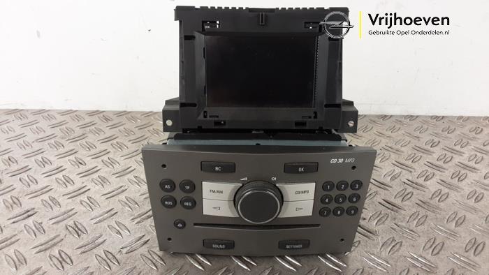Gebruikte Radio module Opel Antara (LA6) 2.4 16V 4x4 Prijs € 150,00 Margeregeling aangeboden door Autodemontage Vrijhoeven B.V.
