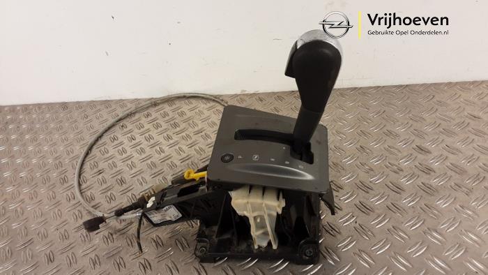 Gebruikte Selectiehendel automaat Opel Signum (F48) 3.2 V6 24V Prijs € 75,00 Margeregeling aangeboden door Autodemontage Vrijhoeven B.V.