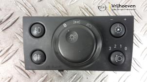 Gebruikte Licht Schakelaar Opel Signum (F48) 3.2 V6 24V Prijs € 20,00 Margeregeling aangeboden door Autodemontage Vrijhoeven B.V.