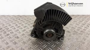 Gebruikte Dynamo Opel Signum (F48) 3.2 V6 24V Prijs € 50,00 Margeregeling aangeboden door Autodemontage Vrijhoeven B.V.