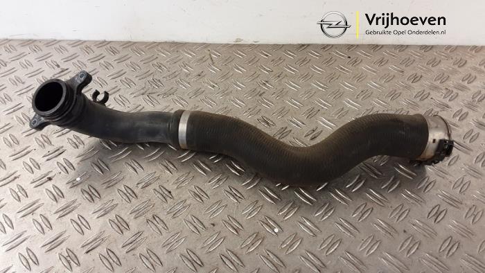 Gebruikte Intercooler Slang Opel Meriva (B) 1.3 CDTI 16V Prijs € 40,00 Margeregeling aangeboden door Autodemontage Vrijhoeven B.V.