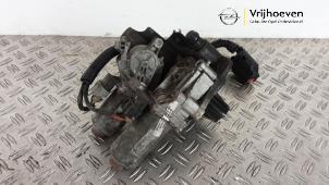 Gebruikte Schakelmotor Opel Meriva 1.6 16V Prijs € 200,00 Margeregeling aangeboden door Autodemontage Vrijhoeven B.V.