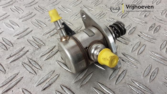 Gebruikte Brandstofpomp Mechanisch Opel Crossland (X) 1.2 Turbo 12V Prijs € 70,00 Margeregeling aangeboden door Autodemontage Vrijhoeven B.V.