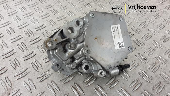 Gebruikte Vacuumpomp (Benzine) Opel Astra K 1.4 Turbo 16V Prijs € 50,00 Margeregeling aangeboden door Autodemontage Vrijhoeven B.V.