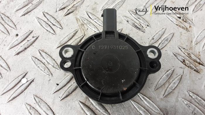 Gebruikte Nokkenas Sensor Opel Astra K Sports Tourer 1.4 Turbo 12V Prijs € 50,00 Margeregeling aangeboden door Autodemontage Vrijhoeven B.V.