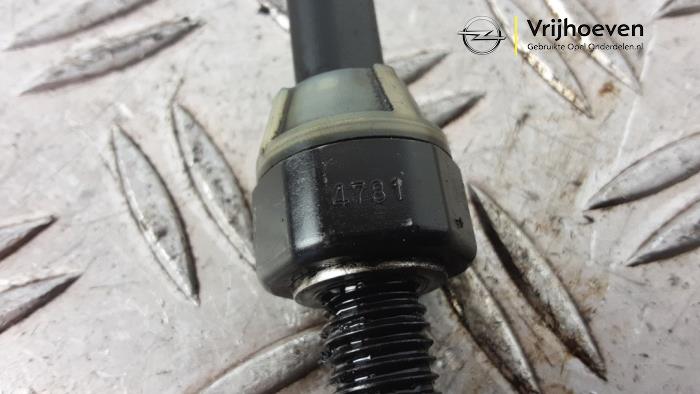 Oliedruk Schakelaar van een Opel Astra K Sports Tourer 1.6 CDTI 110 16V 2018