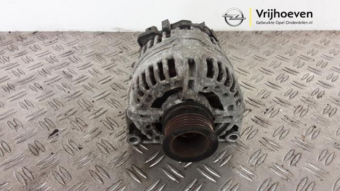 Gebruikte Dynamo Opel Meriva (A) 1.6 16V Prijs € 25,00 Margeregeling aangeboden door Autodemontage Vrijhoeven B.V.