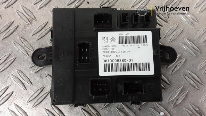 Computer Body Control van een Opel Grandland (X) 1.2 Turbo 12V 2018