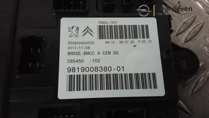 Computer Body Control van een Opel Grandland (X) 1.2 Turbo 12V 2018