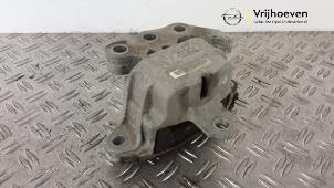 Gebruikte Motorrubber Opel Mokka/Mokka X 1.6 CDTI 16V 4x2 Prijs € 40,00 Margeregeling aangeboden door Autodemontage Vrijhoeven B.V.