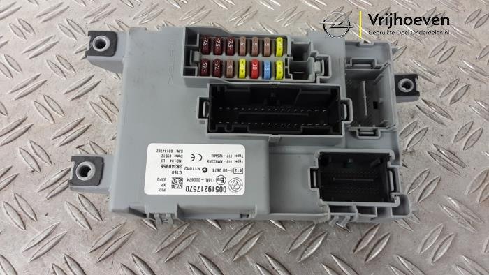 Gebruikte Computer Body Control Opel Combo 1.4 16V ecoFlex Prijs € 125,00 Margeregeling aangeboden door Autodemontage Vrijhoeven B.V.