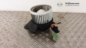 Gebruikte Chaufage Ventilatiemotor Opel Combo 1.4 16V ecoFlex Prijs € 35,00 Margeregeling aangeboden door Autodemontage Vrijhoeven B.V.