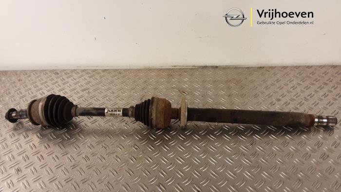 Gebruikte Steekas rechts-voor Opel Zafira Tourer (P12) 1.6 CDTI 16V ecoFLEX 136 Prijs € 100,00 Margeregeling aangeboden door Autodemontage Vrijhoeven B.V.
